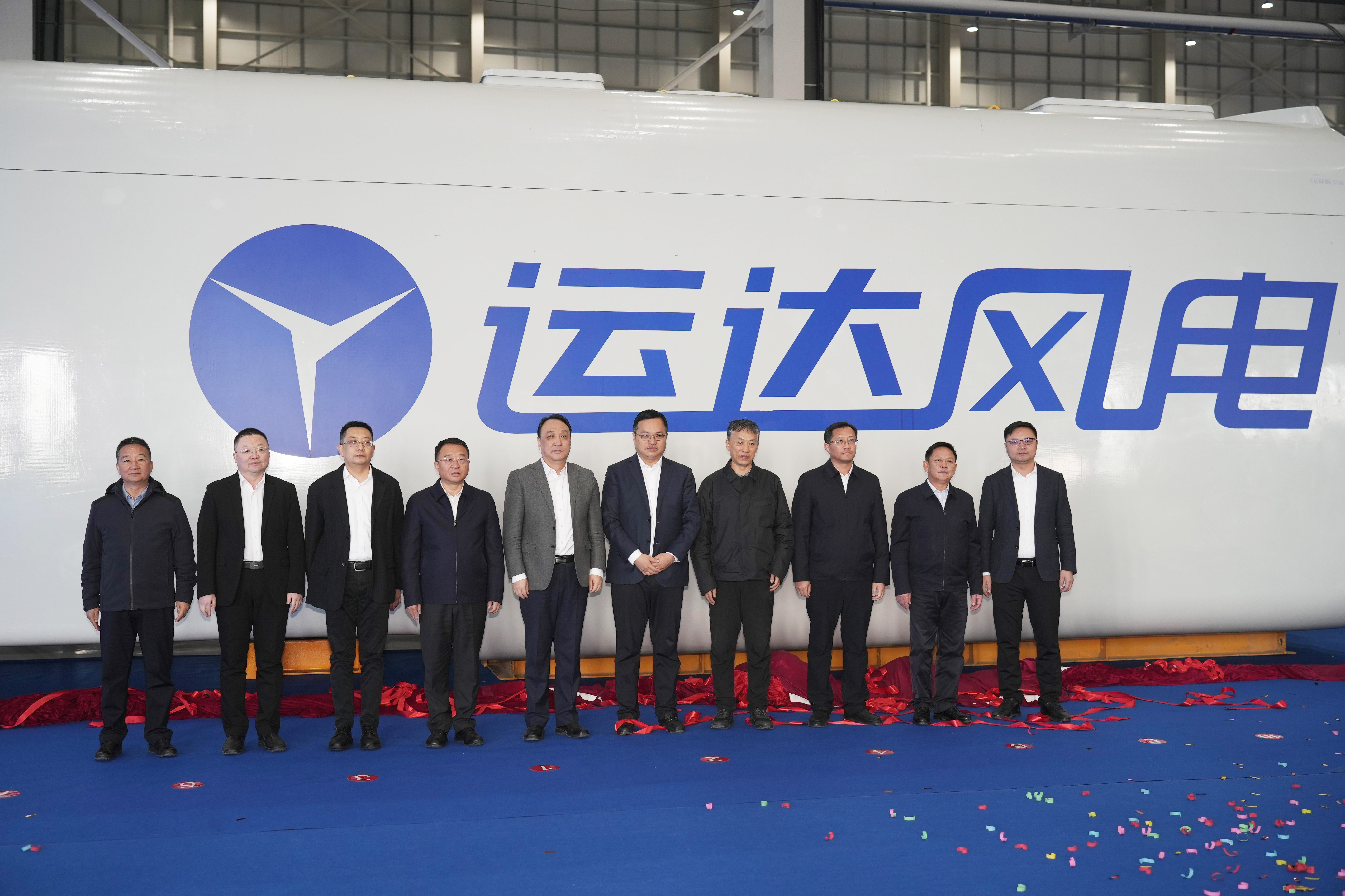 新宝GG股份（阿拉善盟）新能源装备制造基地首台机组下线投产 “沙戈荒”逐绿再焕新动能！